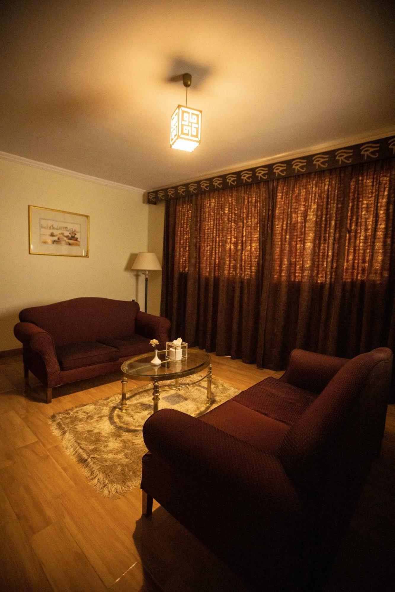 Pyramids Tower Inn Nazlet el-Sîsi Extérieur photo