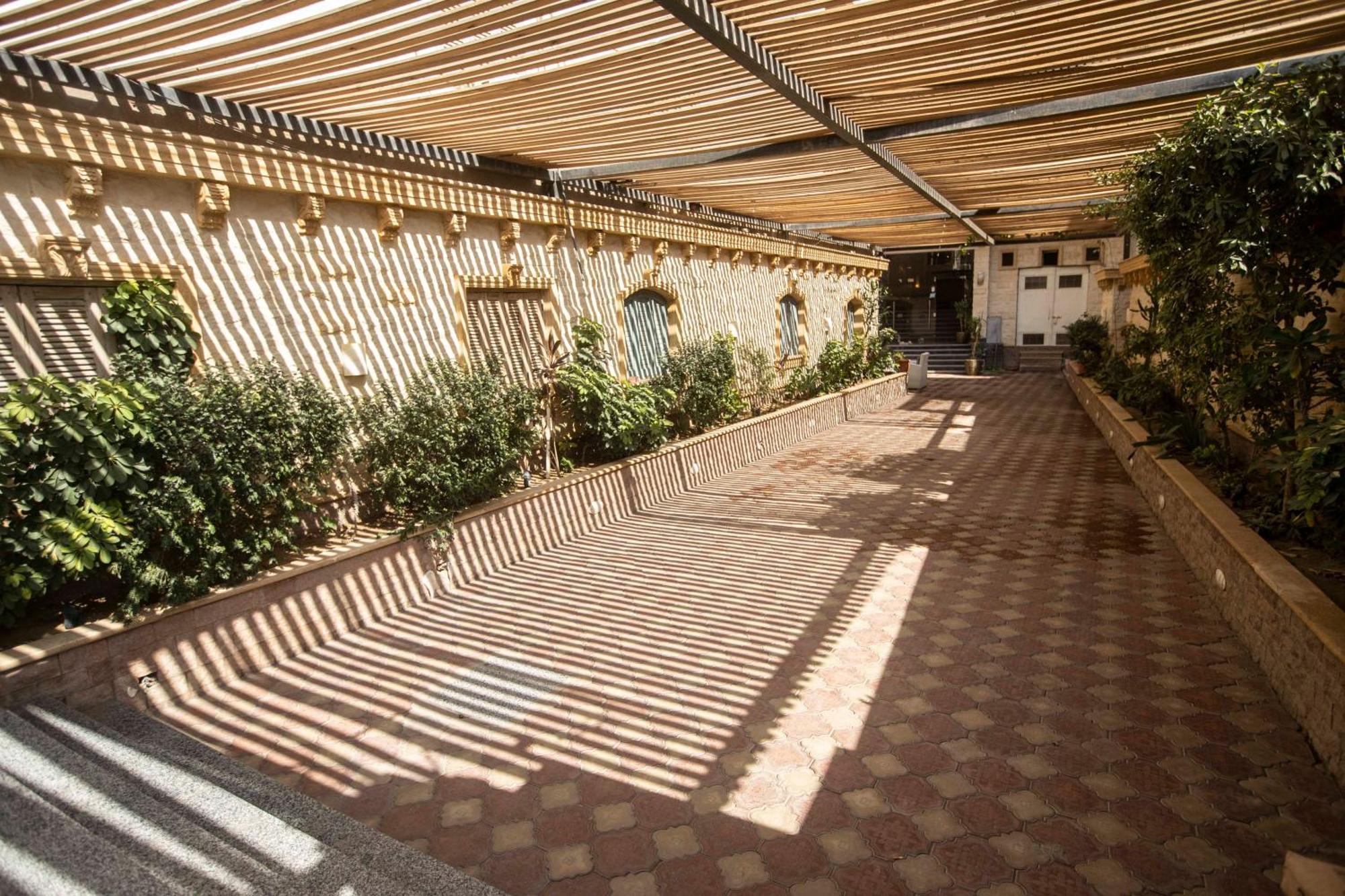 Pyramids Tower Inn Nazlet el-Sîsi Extérieur photo
