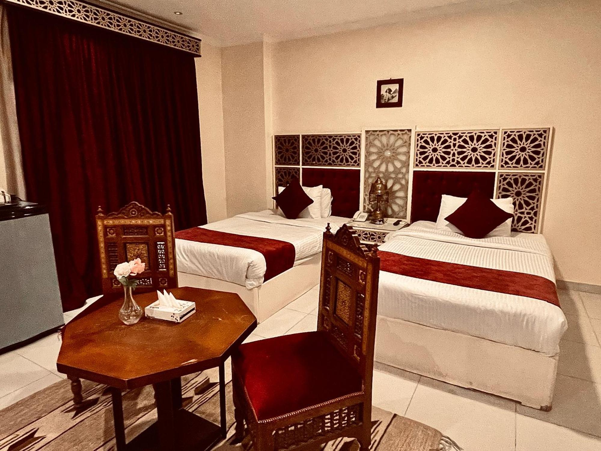 Pyramids Tower Inn Nazlet el-Sîsi Extérieur photo