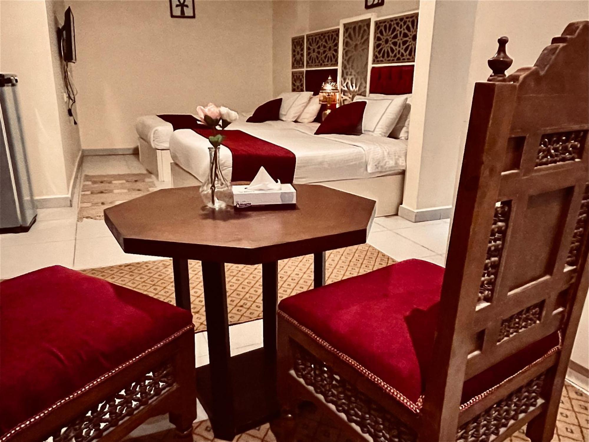 Pyramids Tower Inn Nazlet el-Sîsi Extérieur photo