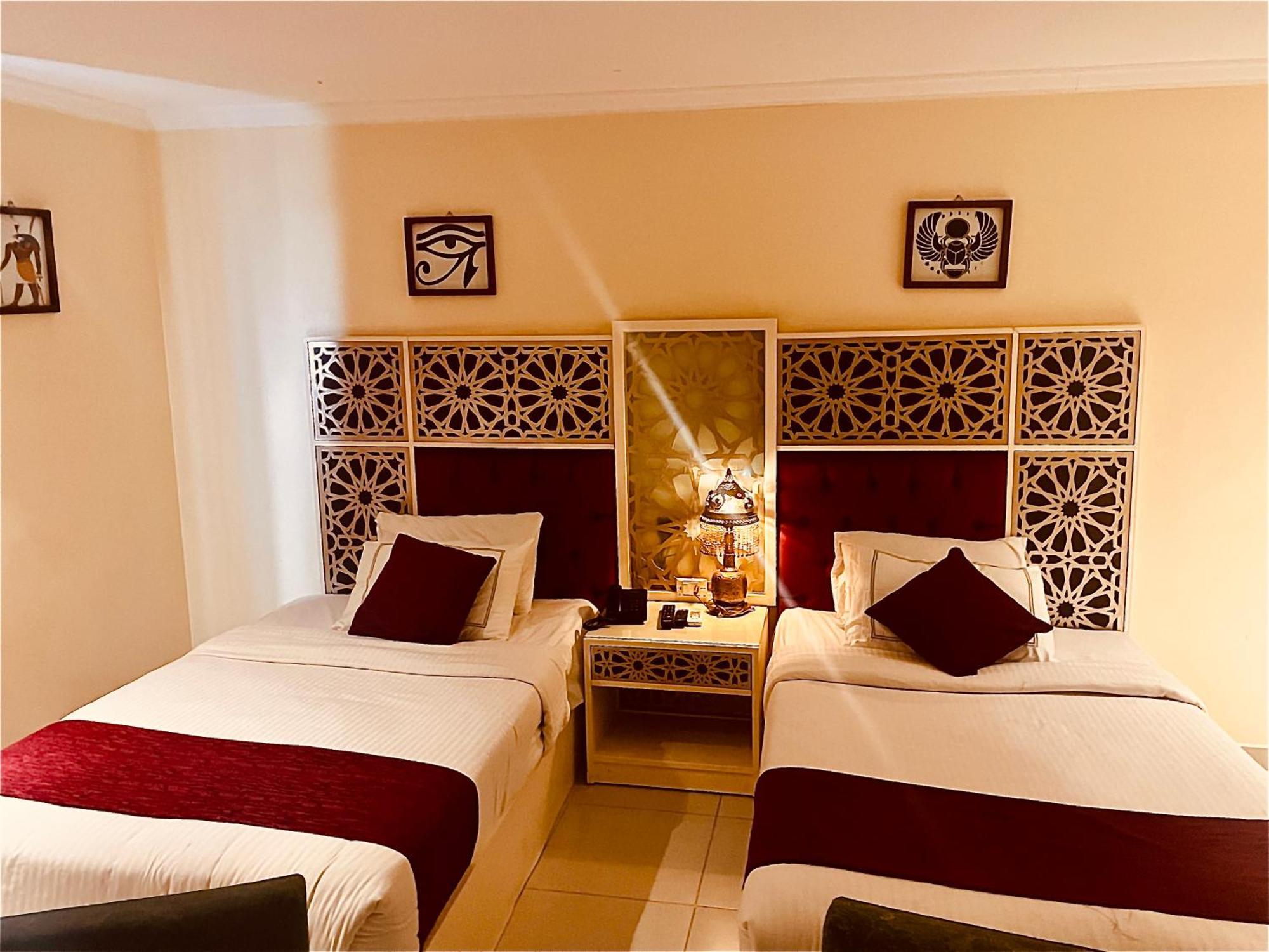 Pyramids Tower Inn Nazlet el-Sîsi Extérieur photo