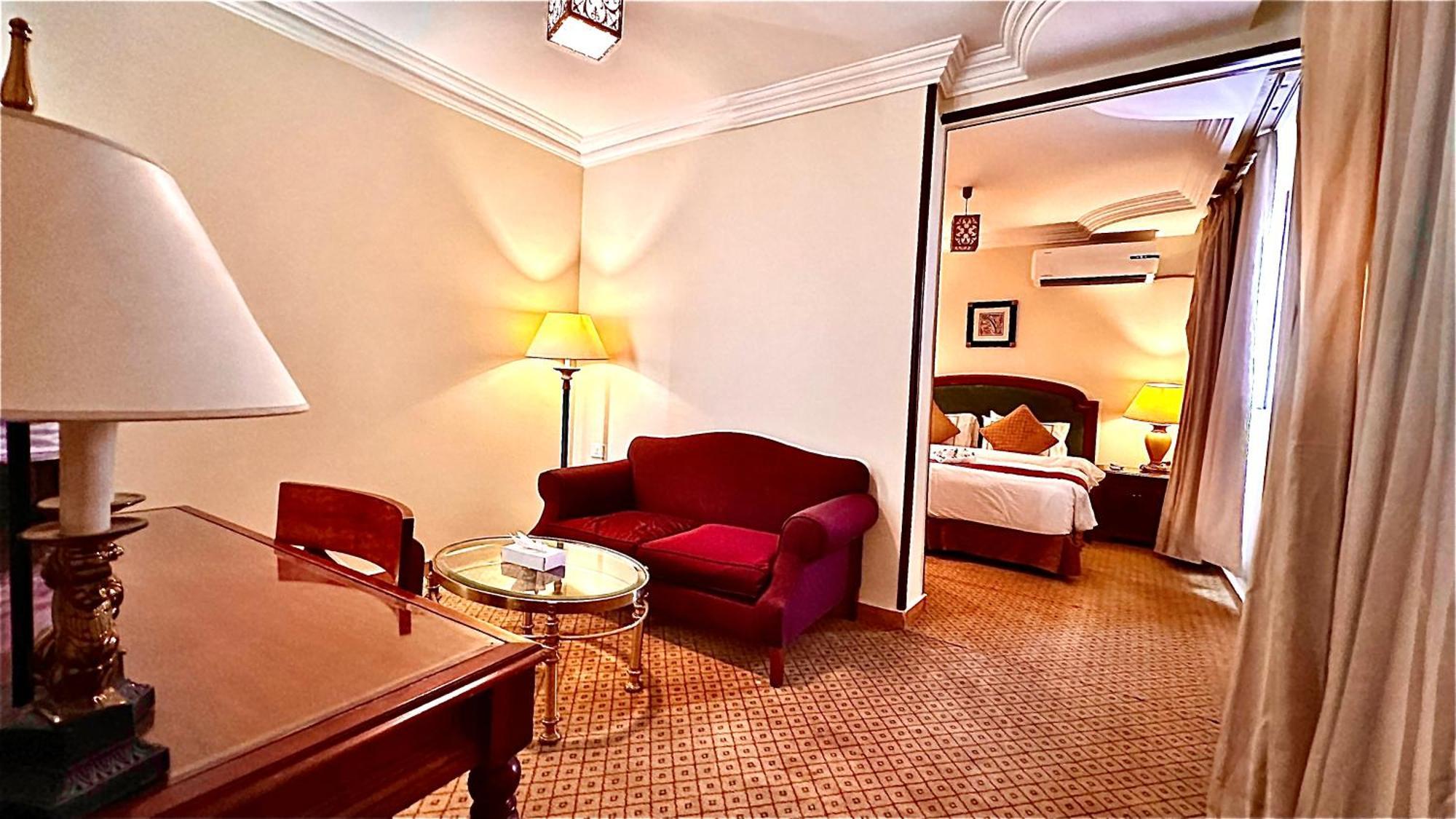 Pyramids Tower Inn Nazlet el-Sîsi Extérieur photo