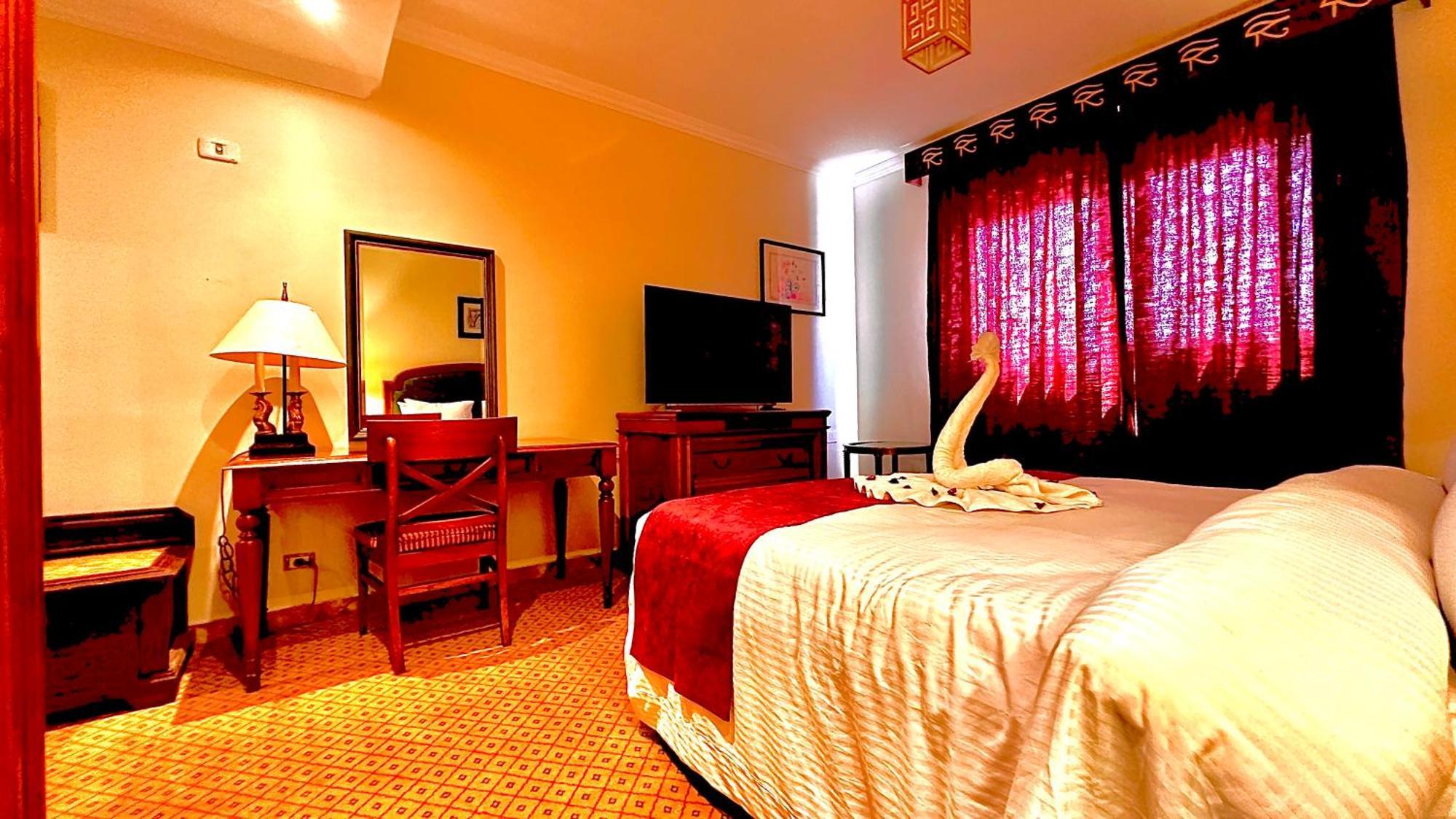 Pyramids Tower Inn Nazlet el-Sîsi Extérieur photo