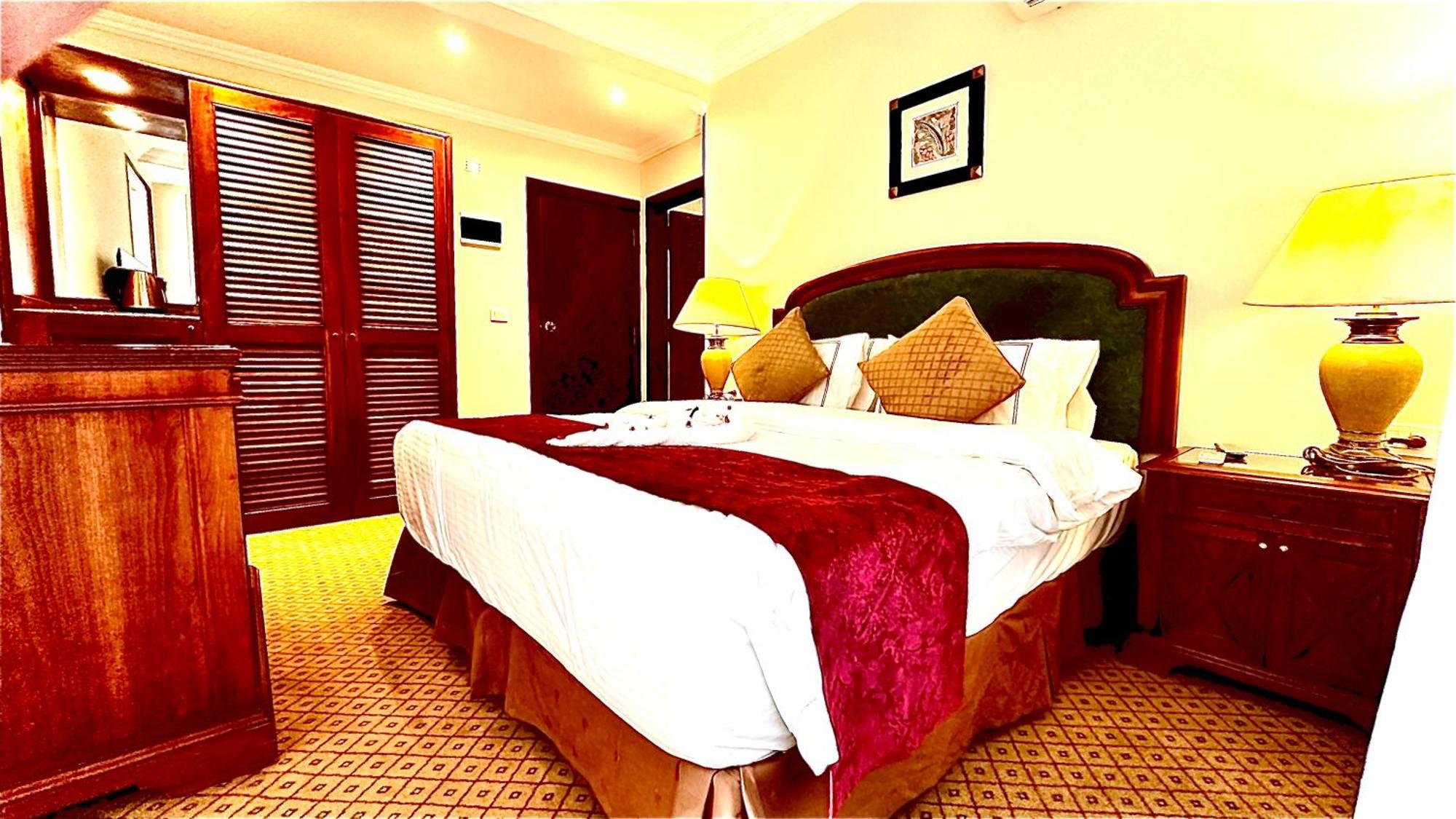 Pyramids Tower Inn Nazlet el-Sîsi Extérieur photo