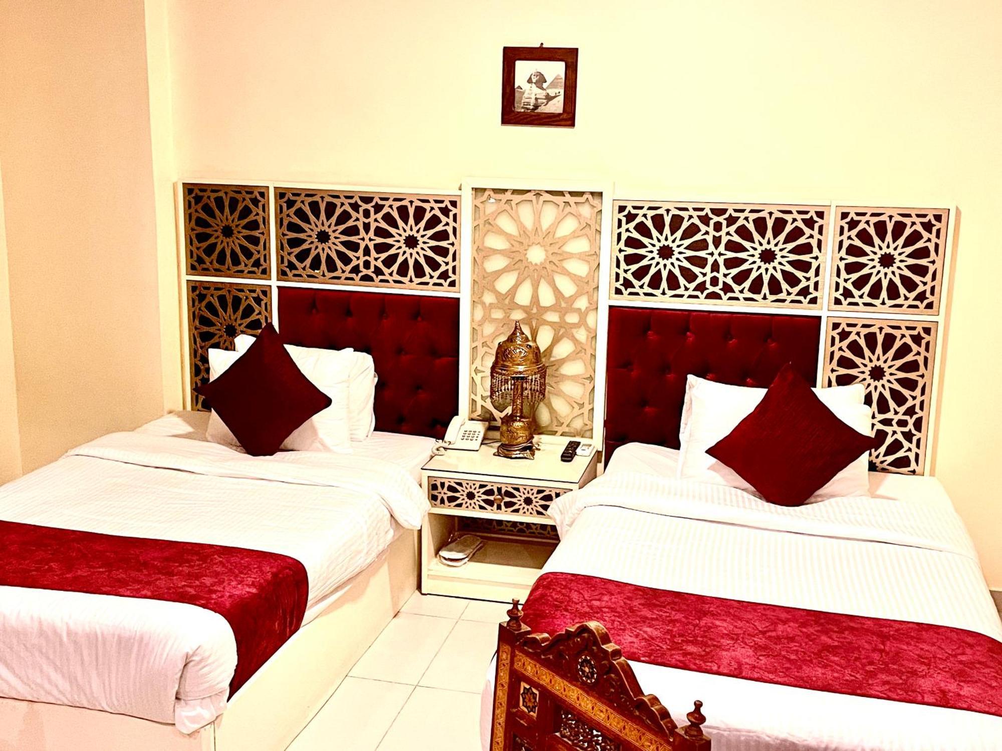 Pyramids Tower Inn Nazlet el-Sîsi Extérieur photo