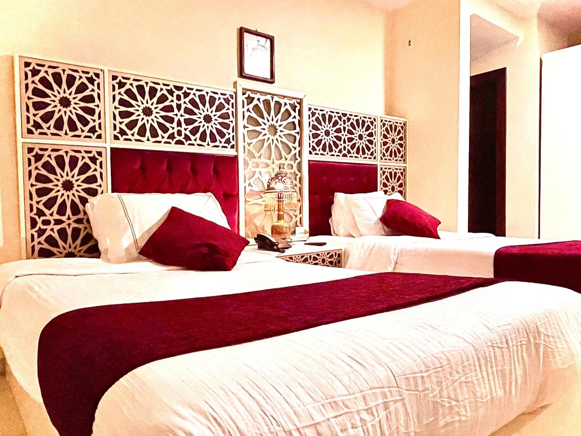 Pyramids Tower Inn Nazlet el-Sîsi Extérieur photo