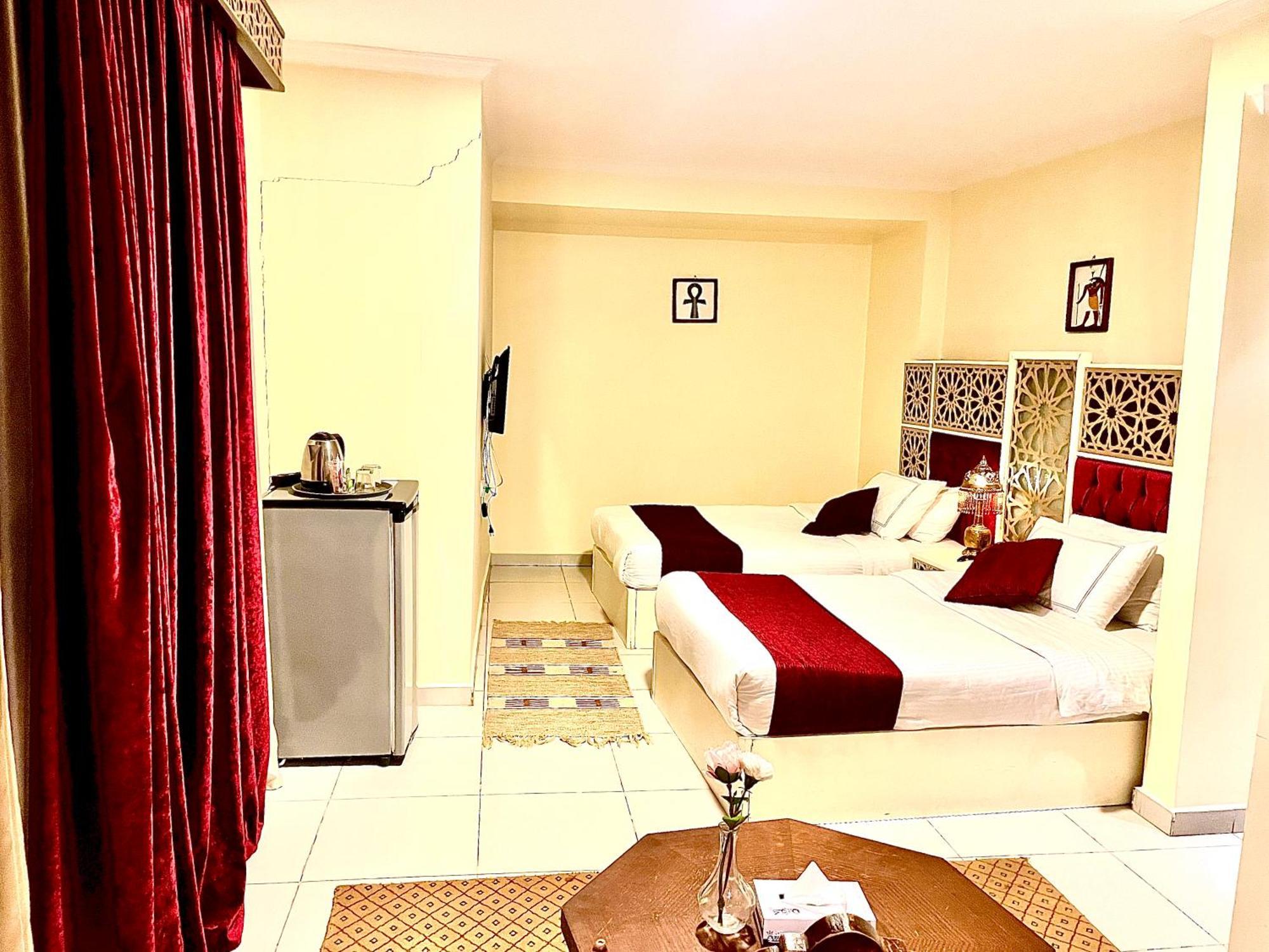 Pyramids Tower Inn Nazlet el-Sîsi Extérieur photo