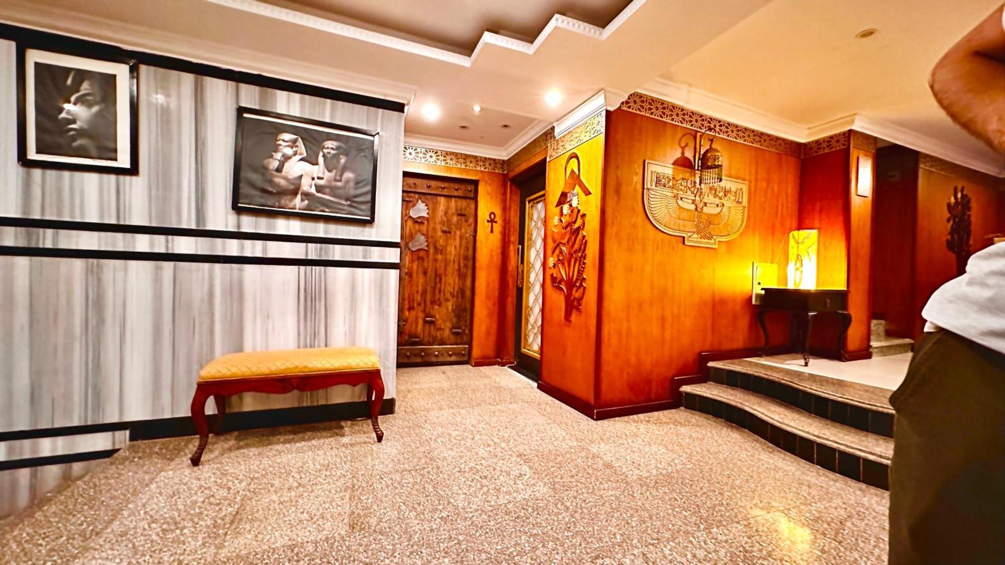 Pyramids Tower Inn Nazlet el-Sîsi Extérieur photo