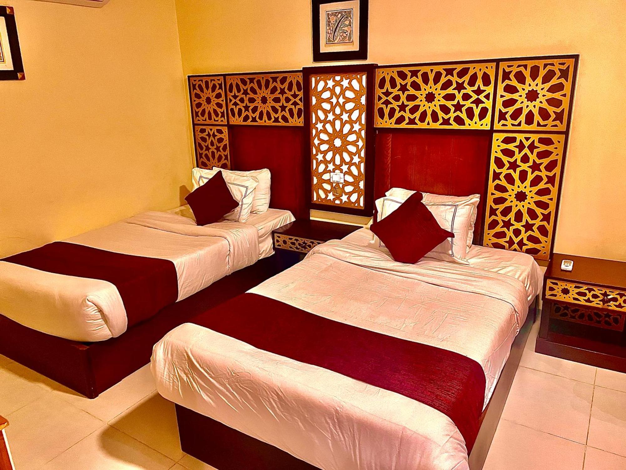 Pyramids Tower Inn Nazlet el-Sîsi Extérieur photo