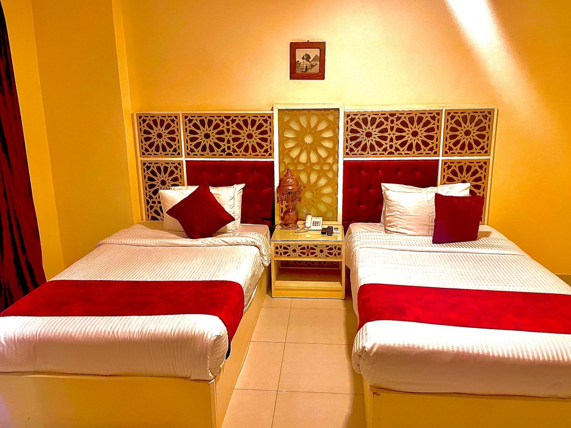 Pyramids Tower Inn Nazlet el-Sîsi Extérieur photo