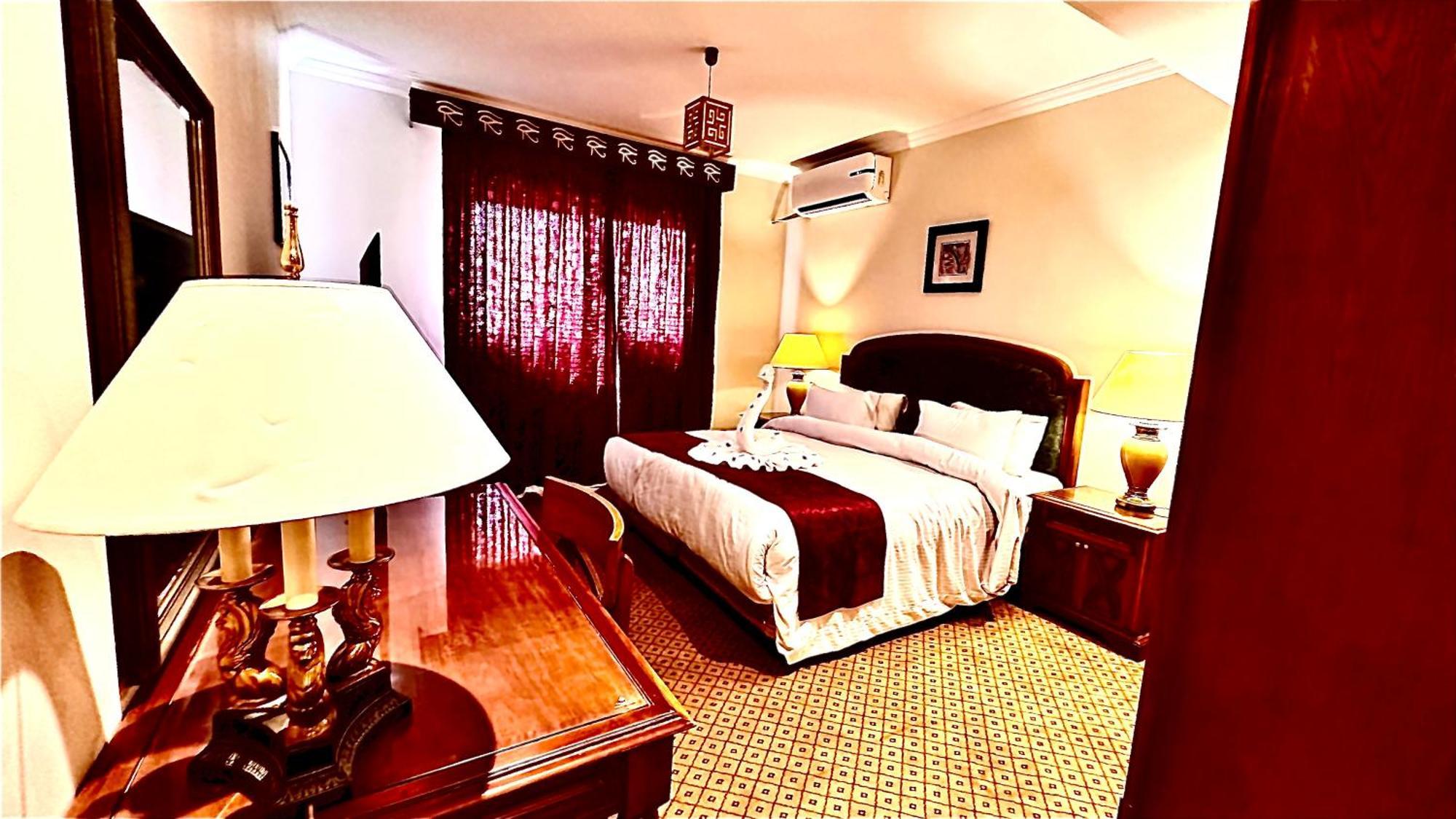 Pyramids Tower Inn Nazlet el-Sîsi Extérieur photo