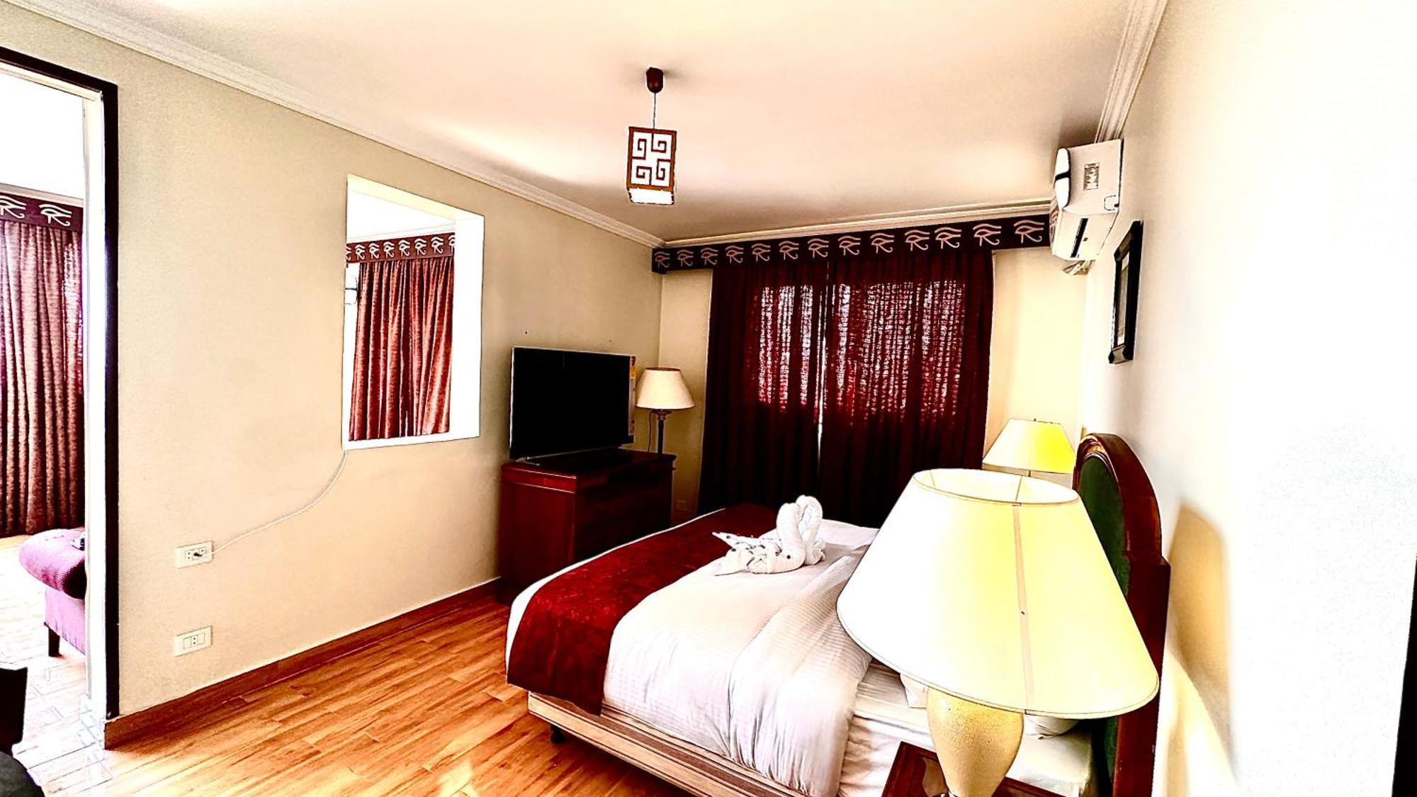Pyramids Tower Inn Nazlet el-Sîsi Extérieur photo