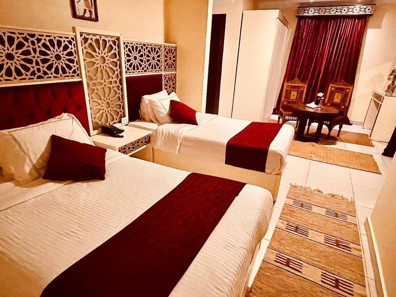 Pyramids Tower Inn Nazlet el-Sîsi Extérieur photo