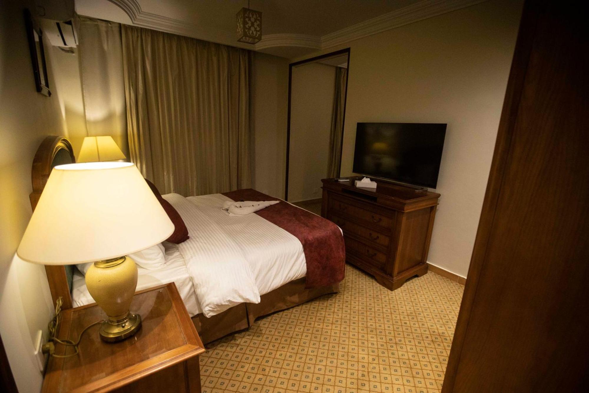 Pyramids Tower Inn Nazlet el-Sîsi Extérieur photo